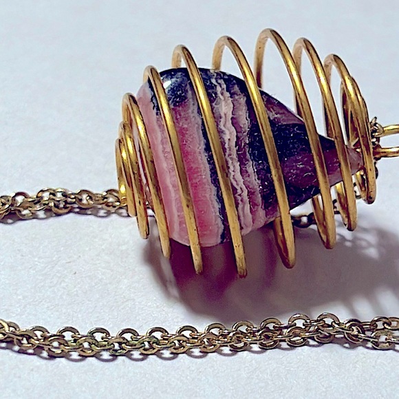 Rhodochrosite Choker Free Form in Spiral Pendant Cage - Picture 1 of 14